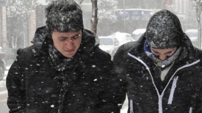 Akkuzulu’da Yılın İlk Kar Yağışı Başladı