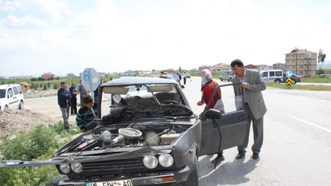 Akkuzulu Kavşağında Trafik Kazası: 3 Yaralı