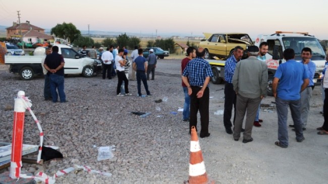 Akkuzulu Kavşağında Kaza: 5 Yaralı