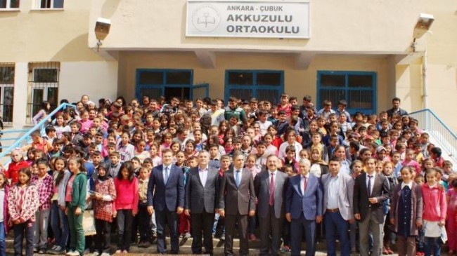 Devlet Erkanı Akkuzulu’da Karne Töreninde