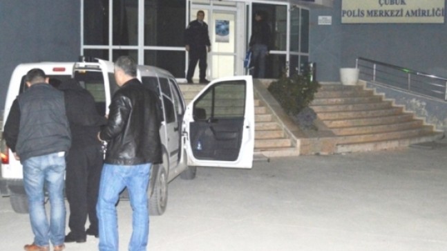 Firari Hırsızlık Yaptı Yakalandı