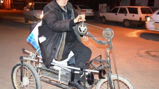Engelli Cafer Kılınç Eliyle Bisiklet Sürüyor
