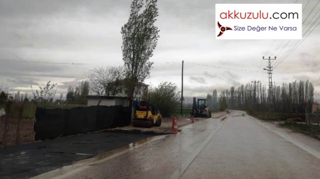 Akkuzulu ana yolu asfalt çalışması yapılıyor